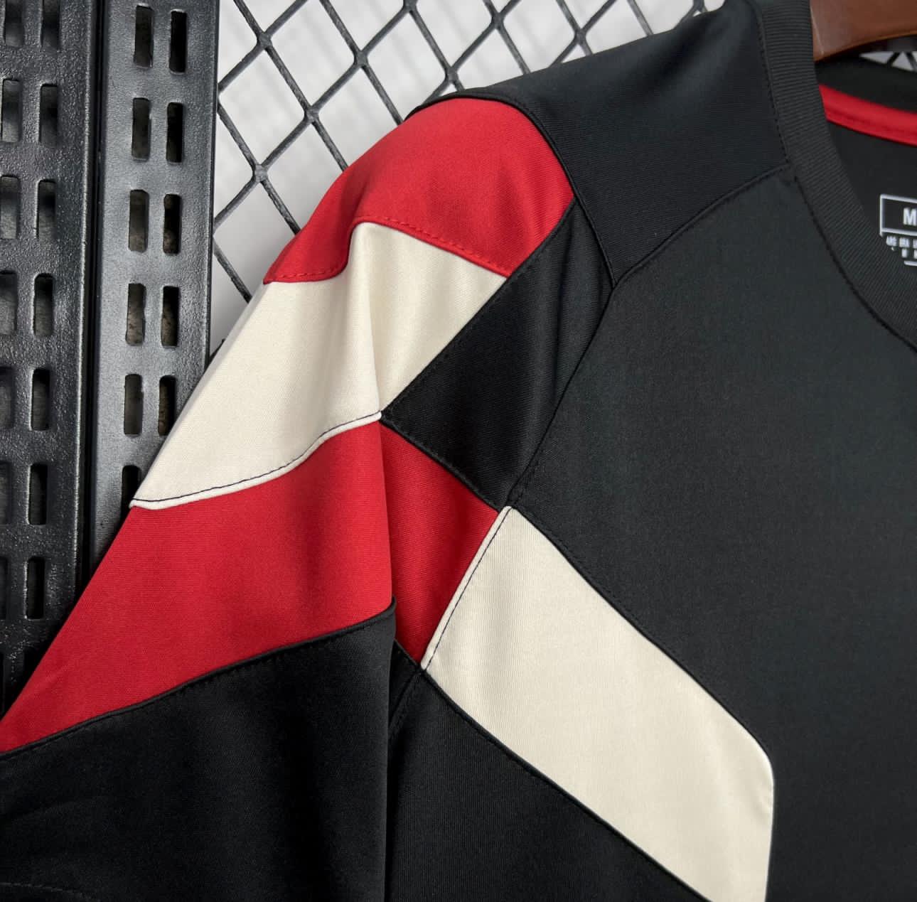 Camisa Manchester United Originals 24/25 - Imagem 2